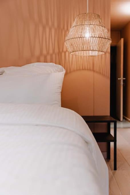 Chimay : La Chambre Doree De La Grand Place Exterior foto